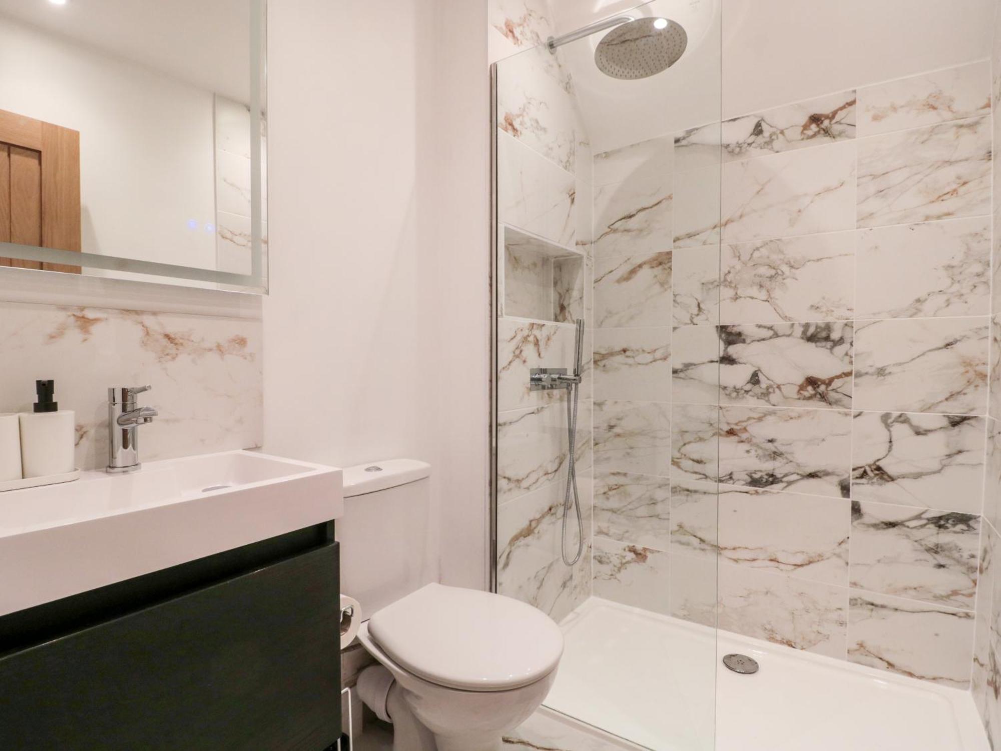 Purbeck Hotel Apartments - Flat 6 スワネージ エクステリア 写真